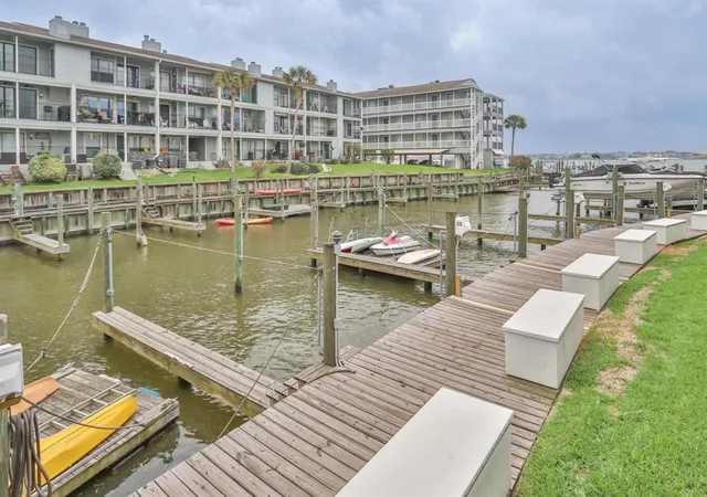 26th image of 114 Yacht Club Ln #114, El Lago, TX 77586 | MLS# 30426419