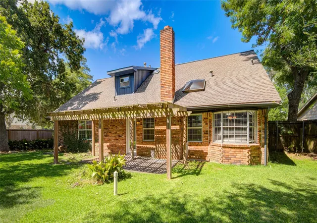 Homes for sale in Friendswood, TX | 15702 Wandering Trl, Friendswood, TX 77546 | MLS# 91412713