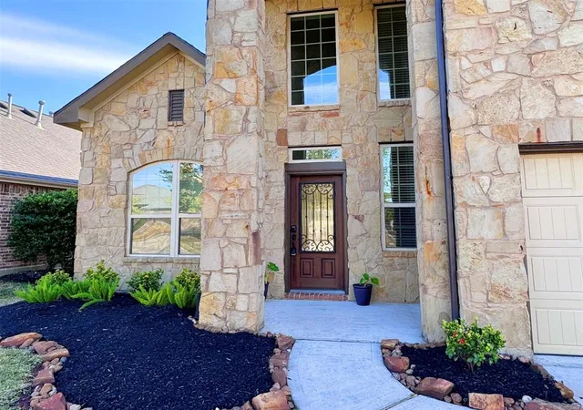 Photo 2 of Sale Pending at 3566 Hamilton Bend Ln, Spring, TX 77386 | MLS# 66469619 | Listing updated on 2025-09-20