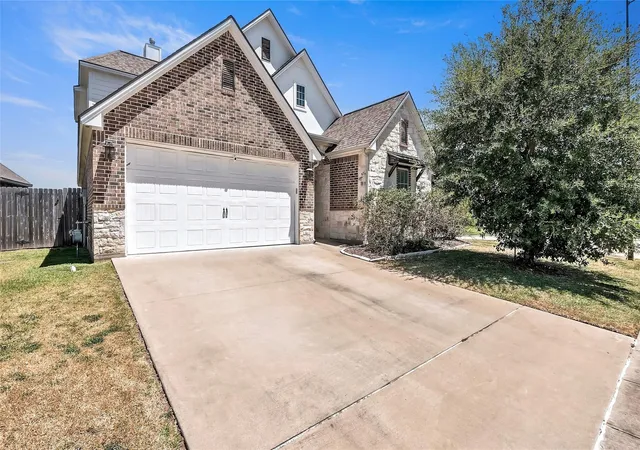 Photo 1 of Single family home for sale at 15609 Walnut Nook Ct, College Station, TX 77845 | MLS# 10443428 | Listing updated on 2026-09-11