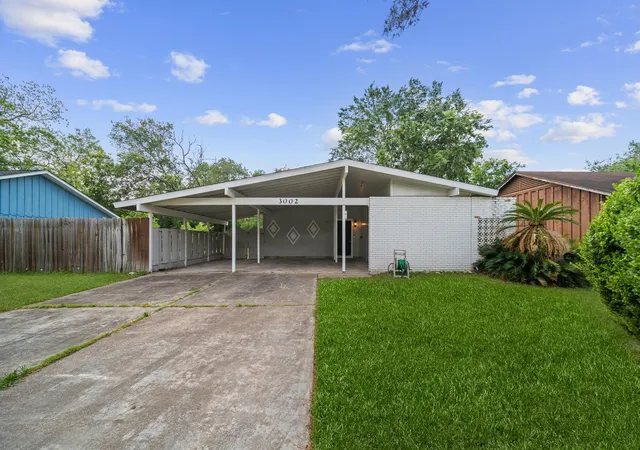 Homes for sale in Baytown, TX | 3002 Newcastle Dr, Baytown, TX 77521 | MLS# 68197294