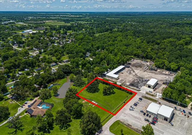 8th image of 1150 E Brazos Ave, West Columbia, TX 77486 | MLS# 13488152