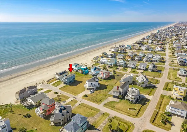 Photo 3 of Single family home for sale at 4223 Ghost Crab Ln, Galveston, TX 77554 | MLS# 66054529 | Listing updated on 2026-03-19