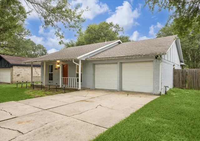 4th image of 2907 Arkansas Ave, Dickinson, TX 77539 | MLS# 54270782