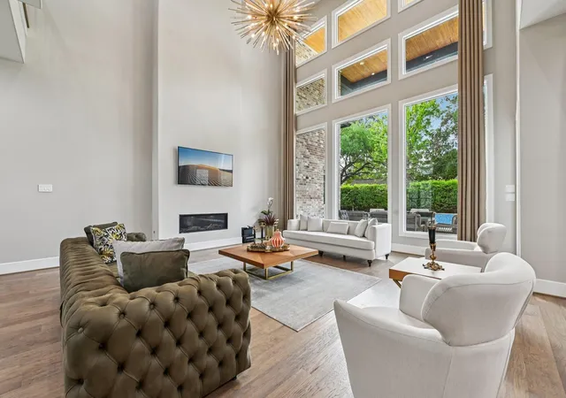 4th image of 13927 Perthshire Rd, Houston, TX 77079 | MLS# 53092335