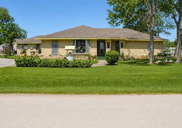 1st image of 206 Riverside St, Highlands, TX 77562 | MLS# 47800652