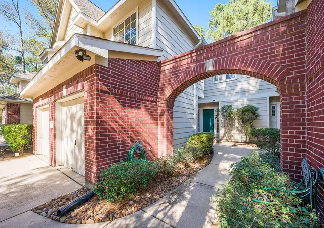 Homes for sale in The Woodlands, TX | 158 N Magnolia Pond Pl #158E, The Woodlands, TX 77381 | MLS# 79420770