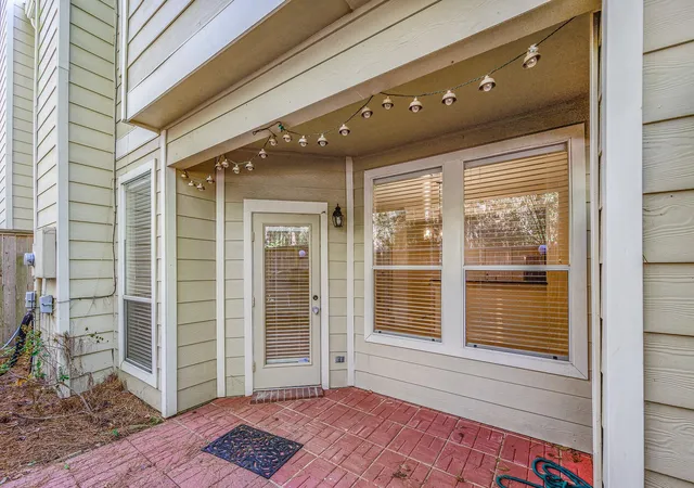 3rd image of 158 N Magnolia Pond Pl, The Woodlands, TX 77381