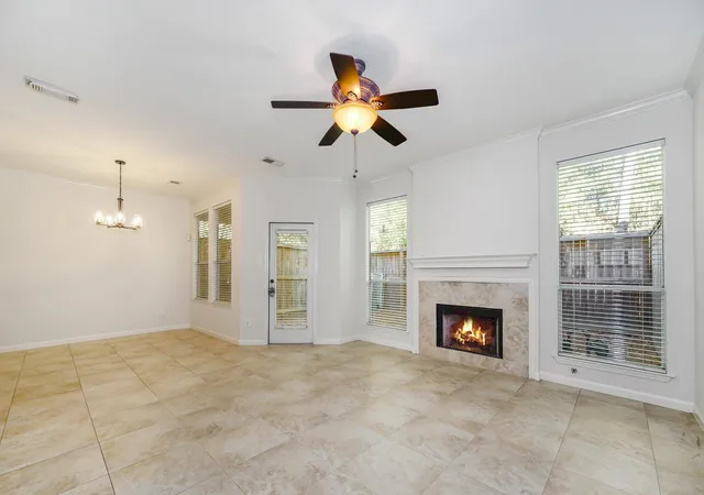 5th image of 158 N Magnolia Pond Pl, The Woodlands, TX 77381