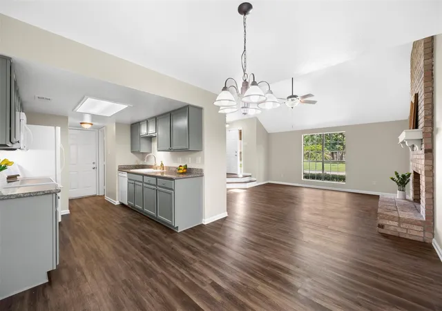 4th image of 7705 Theissetta Dr, Spring, TX 77379