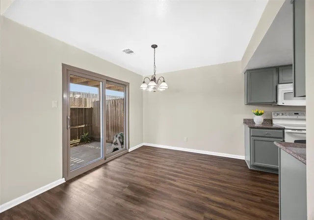 5th image of 7705 Theissetta Dr, Spring, TX 77379