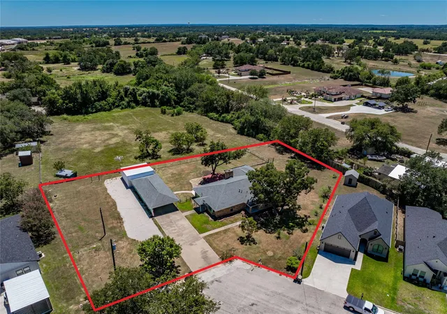 Photo 3 of Single family home for sale at 778 E Bellville St, Giddings, TX 78942 | MLS# 65070048 | Listing updated on 2026-10-02