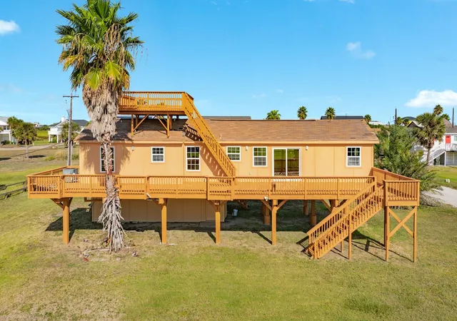 Photo 2 of Single family home for sale at 4120 Oleander Dr, Galveston, TX 77554 | MLS# 88520832 | Listing updated on 2026-05-23