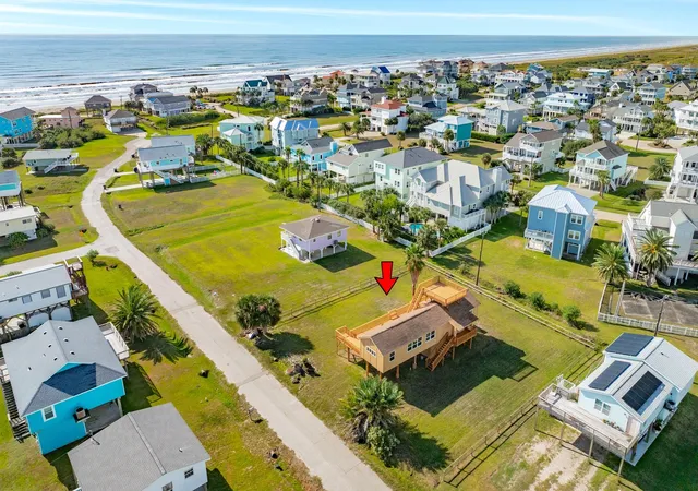 Photo 3 of Single family home for sale at 4120 Oleander Dr, Galveston, TX 77554 | MLS# 88520832 | Listing updated on 2026-05-23