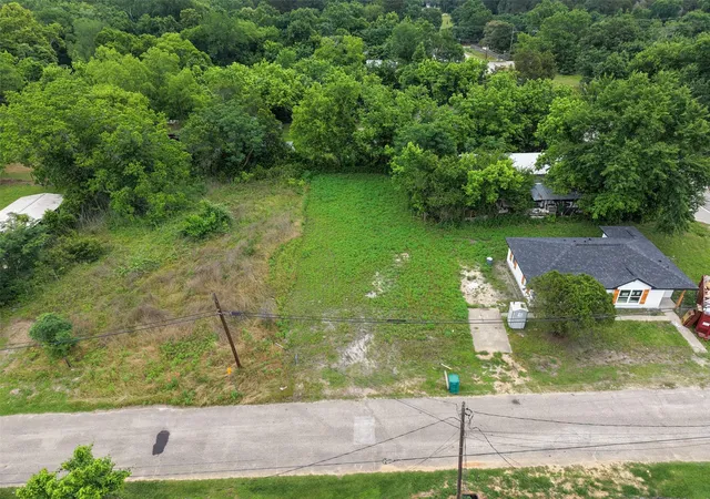 2nd image of 179 Mill St, Willis, TX 77378 | MLS# 32293822
