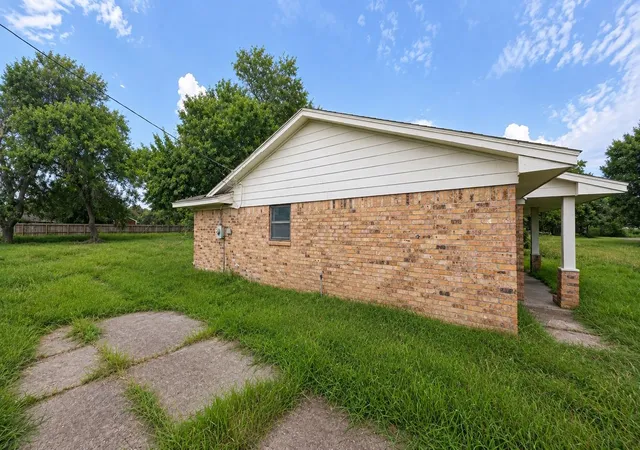 2nd image of 3410 Illinois St, Fresno, TX 77545 | MLS# 59792410