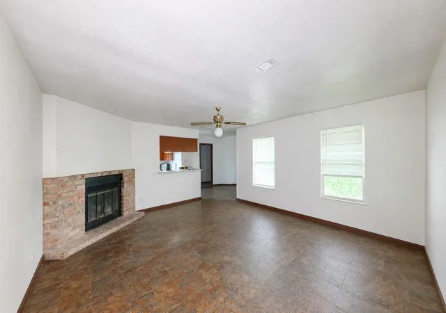 4th image of 3410 Illinois St, Fresno, TX 77545 | MLS# 59792410