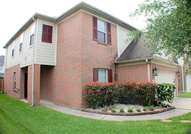 Photo 3 of Single family home for sale at 14810 Juniper Dale Ct, Houston, TX 77049 | MLS# 6388447 | Listing updated on 2026-09-08