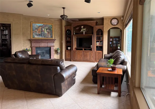 Photo 3 of Single family home for sale at 2406 Masters Dr, League City, TX 77573 | MLS# 19009284 | Listing updated on 2026-06-07