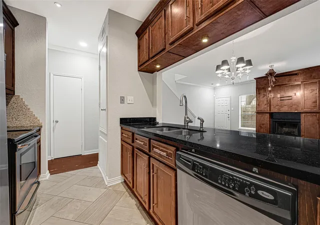 Photo 3 of Sale Pending at 17487 Red Oak Dr #7487, Houston, TX 77090 | MLS# 38521968 | Listing updated on 2026-09-15