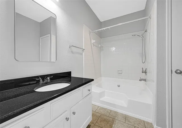 Photo 4 of Sale Pending at 17487 Red Oak Dr #7487, Houston, TX 77090 | MLS# 38521968 | Listing updated on 2026-09-15