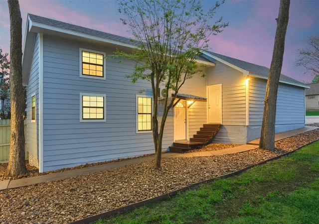 3rd image of 807 Paradise Ln, Montgomery, TX 77356 | MLS# 64277274