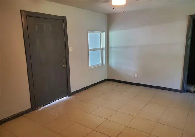 9th image of 4833 Alvin St, Houston, TX 77033 | MLS# 29072468