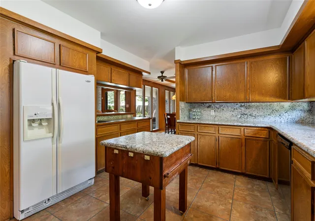 3rd image of 2721 Oak Dr, Bay City, TX 77414 | MLS# 10744313