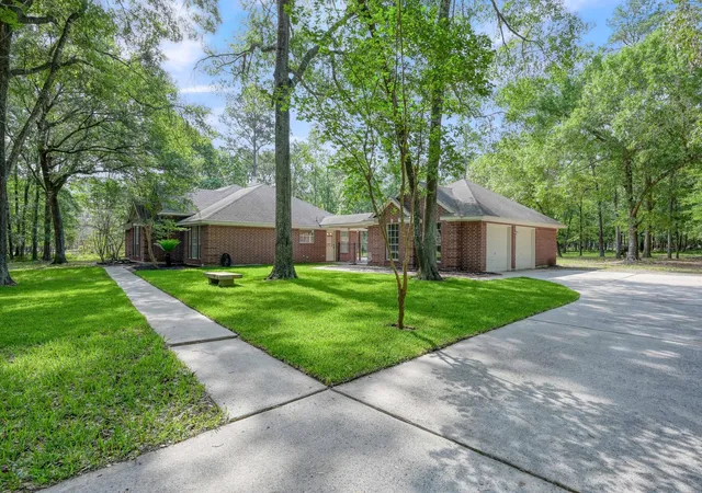 Photo 2 of Single family home for sale at 5307 Country Ct, Magnolia, TX 77354 | MLS# 58383324 | Listing updated on 2026-10-06