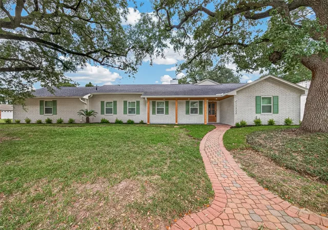 4th image of 11322 Oak Spring Dr E, Houston, TX 77043 | MLS# 54006498