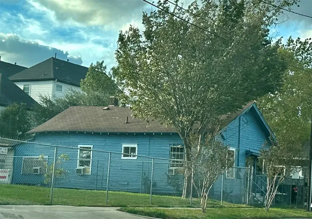 Photo 1 of Single family home for sale at 1511 Common St, Houston, TX 77009 | MLS# 5100293 | Listing updated on 2026-07-30