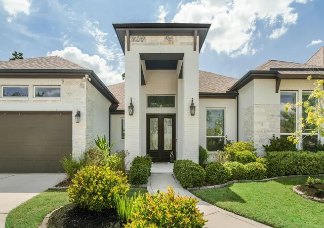 Photo 2 of Single family home for sale at 17374 Camillia Trl, Conroe, TX 77302 | MLS# 5749677 | Listing updated on 2026-09-13