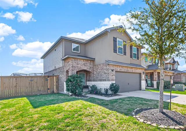 Photo 2 of Single family home for sale at 13009 Leisure Cove Dr, La Marque, TX 77568 | MLS# 62840068 | Listing updated on 2026-09-08
