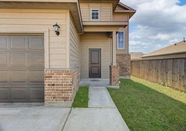 Photo 3 of Single family home for sale at 1093 Road 5102, Cleveland, TX 77327 | MLS# 14934353 | Listing updated on 2026-06-25