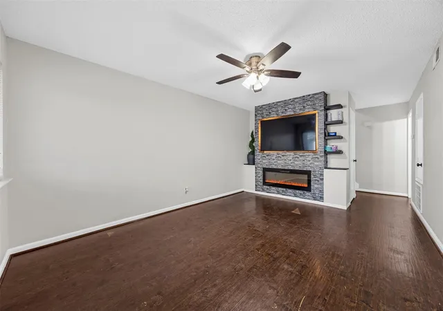 Photo 3 of Townhouse for sale at 12020 Mighty Oak Dr #B, Houston, TX 77066 | MLS# 92065216 | Listing updated on 2026-04-22