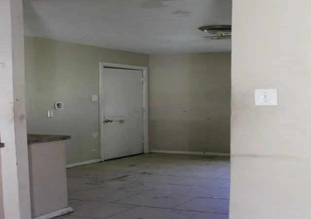 3rd image of 4813 Angleton St, Houston, TX 77033 | MLS# 94385602