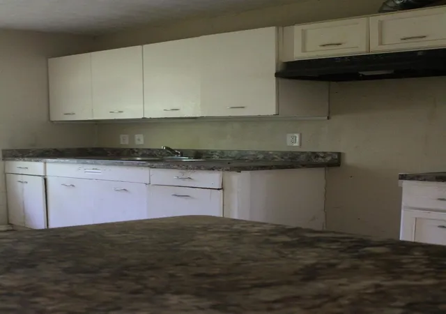 5th image of 4813 Angleton St, Houston, TX 77033 | MLS# 94385602