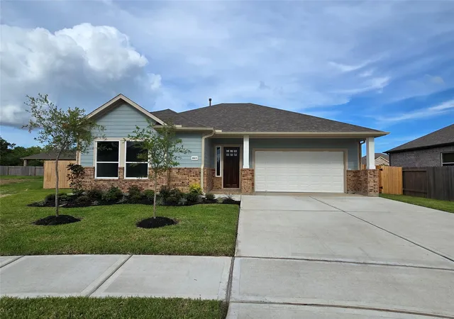Photo 1 of Single family home for sale at 1605 Carefree Cir, Seabrook, TX 77586 | MLS# 15932950 | Listing updated on 2026-09-19