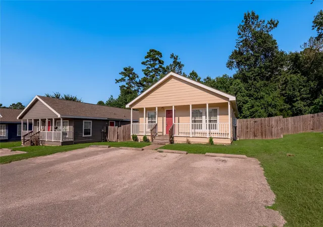 2nd image of 164 Varsity Dr, Huntsville, TX 77340 | MLS# 61876924