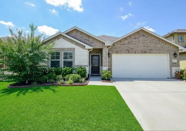 Photo 3 of Single family home for sale at 12821 S Winding Pines Dr, Tomball, TX 77375 | MLS# 36209344 | Listing updated on 2026-10-07