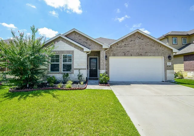 Photo 3 of Single family home for sale at 12821 S Winding Pines Dr, Tomball, TX 77375 | MLS# 36209344 | Listing updated on 2026-10-07