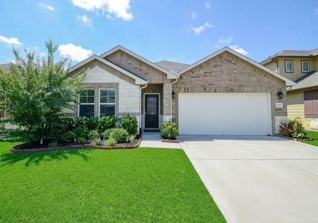 Photo 4 of Single family home for sale at 12821 S Winding Pines Dr, Tomball, TX 77375 | MLS# 36209344 | Listing updated on 2026-10-07