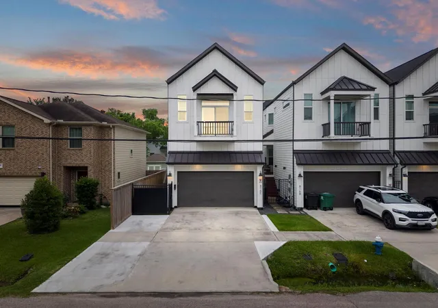 Photo 1 of Single family home for sale at 816 E 38th St #C, Houston, TX 77022 | MLS# 79464243 | Listing updated on 2026-08-27