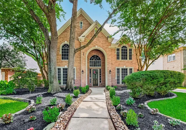 Photo 1 of Sale Pending at 9614 Woodcliff Lake Dr, Spring, TX 77379 | MLS# 31608475 | Listing updated on 2026-08-12