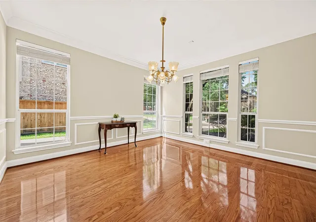 Photo 4 of Sale Pending at 9614 Woodcliff Lake Dr, Spring, TX 77379 | MLS# 31608475 | Listing updated on 2026-08-12