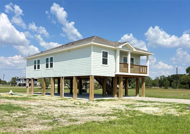 1st image of 638 Swallow Dr, Palacios, TX 77465 | MLS# 13712056