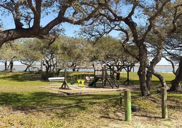44th image of 638 Swallow Dr, Palacios, TX 77465 | MLS# 13712056