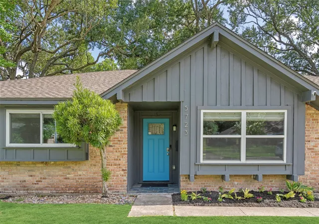 Photo 3 of Single family home for sale at 5723 Spellman Rd, Houston, TX 77096 | MLS# 76162049 | Listing updated on 2026-09-18