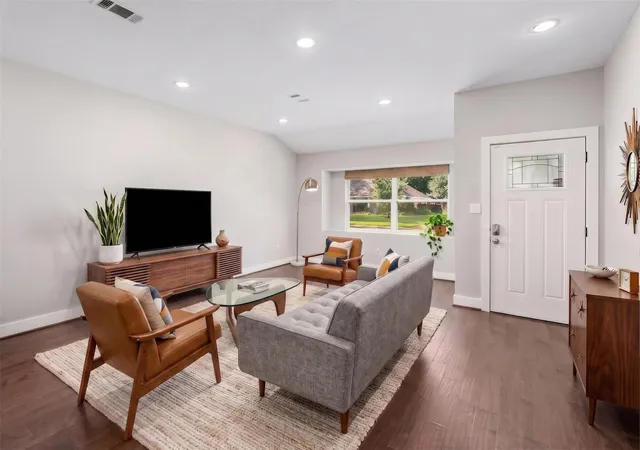 Photo 3 of Sale Pending at 5723 Spellman Rd, Houston, TX 77096 | MLS# 76162049 | Listing updated on 2026-10-02