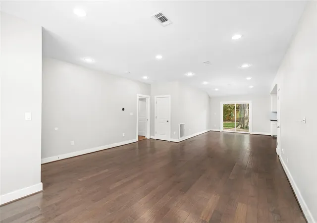 Photo 4 of Sale Pending at 5723 Spellman Rd, Houston, TX 77096 | MLS# 76162049 | Listing updated on 2026-10-02